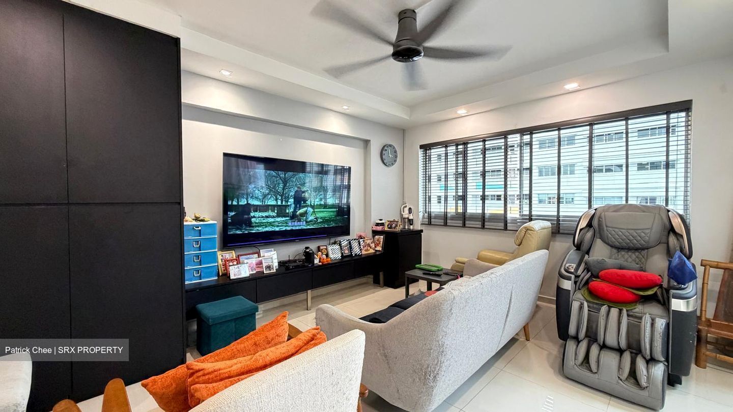 Blk 239 Bukit Panjang Ring Road (Bukit Panjang), HDB Executive #558575581